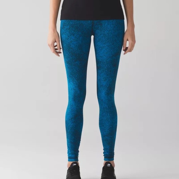 Lululemon Wunder Under Pant III Luon Spray Jacquard
Shocking Blue Black Size 4 - Picture 8 of 10